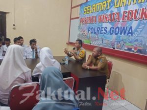 Puluhan peserta wisata edukasi dari SMKN 4 berkunjung Ke Polres Gowa