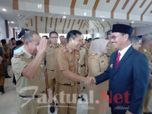 Lantik 105 Pejabat Eselon II dan III, Bupati Konsel: Ini Penyegaran Birokrasi