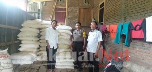 Cek Kesediaan Pupuk di Wilayah Binaanya, Ini Yang di Lakukan Bhabinkamtibmas Garassi Gowa