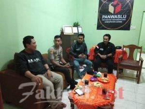 Pilkada Semakin Dekat, Kapolsek Tinggimoncong Gowa Duduk Bersama Ketua Bawaslu Kabupaten Gowa