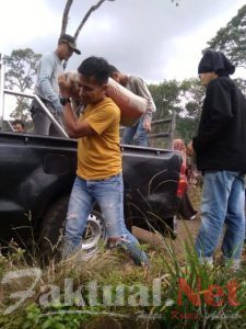 Adakan Bakti Sosial Pada Keluarga Pra Sejahtera Bersama HBC,Iptu Hasan Fadhlyh Terlihat Bersemangat