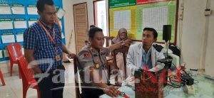 Peduli Kesehatan  Kapolsek Pallangga Gowa Periksa Darah Personilnya