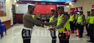 Berkinerja baik, kasat lantas beri reward kepada anggotanya
