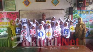 Sat Lantas polres Gowa edukasi Anak mengenal Rambu-Rambu Lalu lintas
