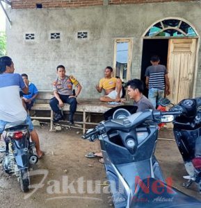 Bhabinkamtibmas Desa Bontobiraeng Selatan Polsek Bontonompo Polres Gowa Sampaikan Bahaya Narkoba ke Warga