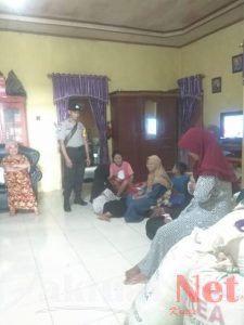 Sambangi Warga Binaannya, Ini Pesan Bhabinkamtibmas Polsek Tompobulu Polres Gowa