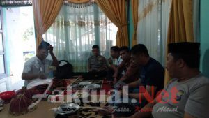 Jalin Kekompakan,Kapolsek Tinggimoncong Polres Gowa Hadiri Acara Aqiqah Anak Anggotanya