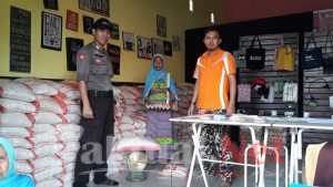 Bhabinkamtibmas Kelurahan Sapaya Polres Gowa, Pantau Penyaluran BPNT Diwilayahnya