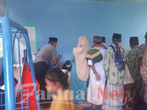 Hadir Ditengah Masyarakat, Bhabinkamtibmas Berikan Sosialisasi Saber Pungli