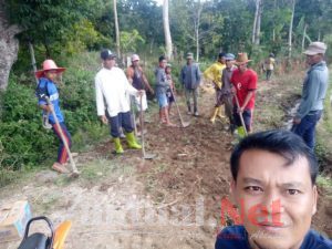 Perbaikan Jalan Tani Di Taipakkodong. Ini Harapan Kades Rappoala