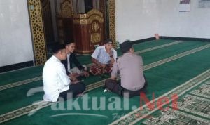 Pasca Shalat Jumat, Kapolsek Tompobulu Polres Gowa Bincang Kamtibmas Dengan Tokoh Masyarakat dan Tokoh Agama