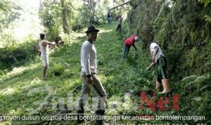 Sabtu Bersih Di Dusun Ompoa, Jabaruddin “Kadus Ompoa” Menghimbau Masyarakat Terkait Covid-19