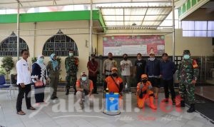 Disinfektan Disemprot ke Fasilitas Umum di RW 10 RBU