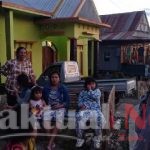 Cegah Covid-19, Bhabinkamtibmas Polsek Tompobulu Polres Gowa Himbau Masyarakat Untuk Tetap Di Rumah