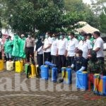 Secara Serentak Personil Polsek Tompobulu Polres Gowa Terlibat Dalam Penyemprotan Disinfektan Secara Massal Cegah Covid-19