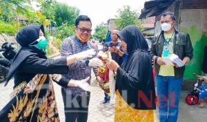 Darmawangsyah Muin Bersama DPC Gerindra Gowa Serta Tidar Sulsel, Turun Langsung Bagikan Masker dan Sembako ke Warga Gowa