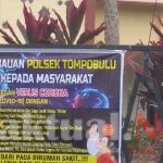Cegah Covid-19, Polsek Tompobulu Polres Gowa Pasang Spanduk Himbauan