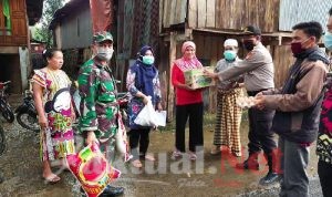 Kapolsek Tompobulu Bersama Kepala Desa Rappoala Bagikan Sembako Kepada Warga ODP