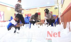 Untuk Kemanusiaan, Polwan Polres Gowa Kompak Siapkan Paketan Sembako Dimasa Pandemi COVID-19