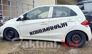 “STAY HOME” Mobil Personil Polres Gowa Jadi Perhatian Warga