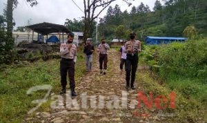Meski Berjalan Kaki IPTU Hasan Fadhlyh Tak Menyurutkan Niatnya Menemui Warga Topidi dan Memberi Imbauan