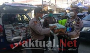 Dukung Program Kapolres Gowa, Jajaran Sat Lantas Polres Gowa Bagikan Sembako