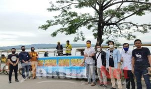 Kadin Kota Kendari Bagikan Sembako dan Uang Tunai Kepada Para Tukang Becak