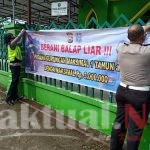 Cegah Balap Liar, Sat Lantas Polres Gowa Pasang Spanduk Imbauan