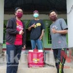 Cegah Virus, DPP HIPMA Gowa Bersama Remaja Mesjid Intens Lakukan Penyemprotan Disinfektan