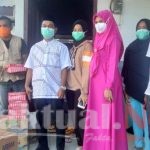 Sekda KepSul Sumbang Kebutuhan Pokok Pasien Covid 19