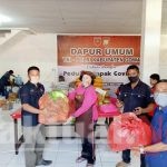 Peduli Covid -19, Komunitas Rumah Koran Tombolo Pao Serahkan Bantuan Kemanusiaan