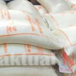 7.937 Bantuan Beras Didistribusikan ke Warga Rawa Badak Utara