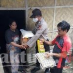 Wujud Peduli, Polsek Tompobulu Gowa Berbagi Tali Asih Kepada Warga Kurang Mampu