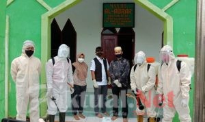 PMI Gelar Penyemprotan Disinfektan Serentak di Kecamatan Bontolempangan Gowa
