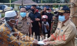 Letakan Batu Pertama Pembangunan Balai Sanggar Desa Puao, Bupati dan Sekda Sumbang Biaya Pembangunan Masjid Al-Ikhlas
