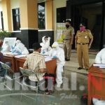 70 Warga Cilincing ikut Rapid Tes