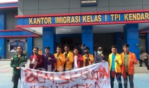 Tolak TKA, BEM UHO Tagih Pernyataan Sikap Kepala Imigrasi Kendari