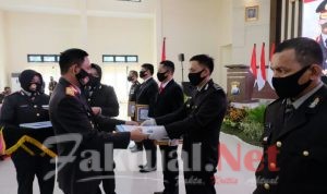 Raih Penghargaan Dari Kapolri dan Kapolda Sulsel. Putri Bripka Suherman Lahir di Hari Bhayangkara