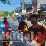 Tingkatkan Persaudaraan, Sapma PP Bagikan Makanan ke Tukang Becak di HUT Maros
