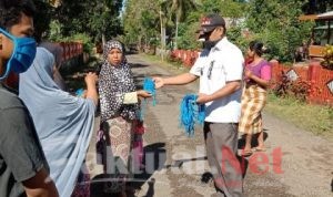 Dukung Program Bupati Gowa “Gerakan Sejuta Masker”. Kepala Desa Garing Serentak Bagi Masker Di Tujuh Dusun