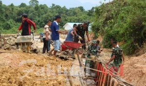Sinergitas TNI/Polri dan Masyarakat Sukseskan TMMD 108 di Konkep