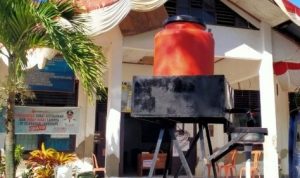 Dr.Eng, Sudarsono : Wastafel Portable Mikrokontroler Arduino Persembahan Mahasiswa UHO bagi Warga Kendari