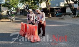 Guna Kelancaran Arus Lalin, Sat Lantas Polres Gowa Lakukan Penertiban Traffic Cone