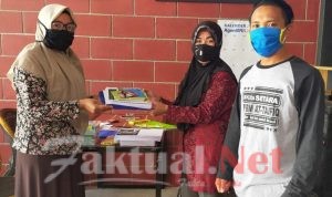 PKBM Attaufiq Desa Sicini Bagikan Kuota dan Masker ke Warga Didiknya