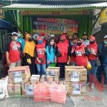 Kolaborasi Pribumi Rawa Badak Bersama Warga Salurkan Bantuan Bagi Korban Kebakaran Kalibaru