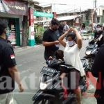 SAP Gandeng Rawindam Bagikan 300 Masker Kain di Kelapa Gading 
