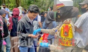 Unras Di Maros, Polwan Berbagi