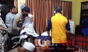 Karaeng Parigi Tutup Usia, Kapolsek Tinggimoncong Melayat ke Rumah Duka