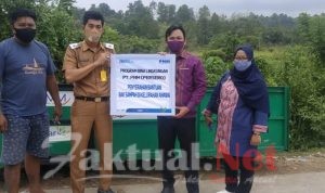 PT. PNM Cabang Kendari Beri Bantuan Satu Bak Sampah di Kelurahan Anawai