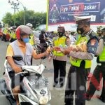 Warnai Pelaksanaan Operasi Zebra 2020, Sat Lantas Polres Berbagi